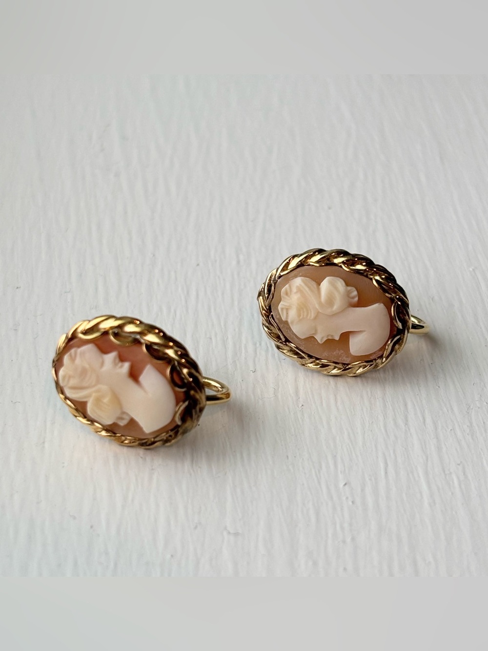 Estate Vintage Gold Filled Cameo Screw Back Earrings - Picture 2 of 6
